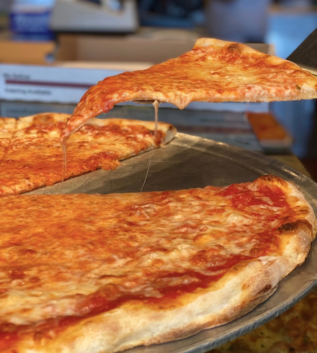 5 Reasons to Keep Pizza in Your Freezer